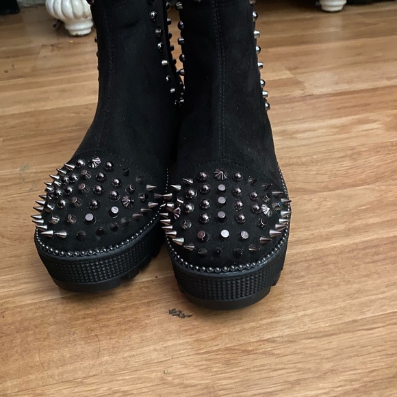 Cape Robin Platform Boots (Combat Studded Ankle Boots) Never Worn - Picture 2 of 8